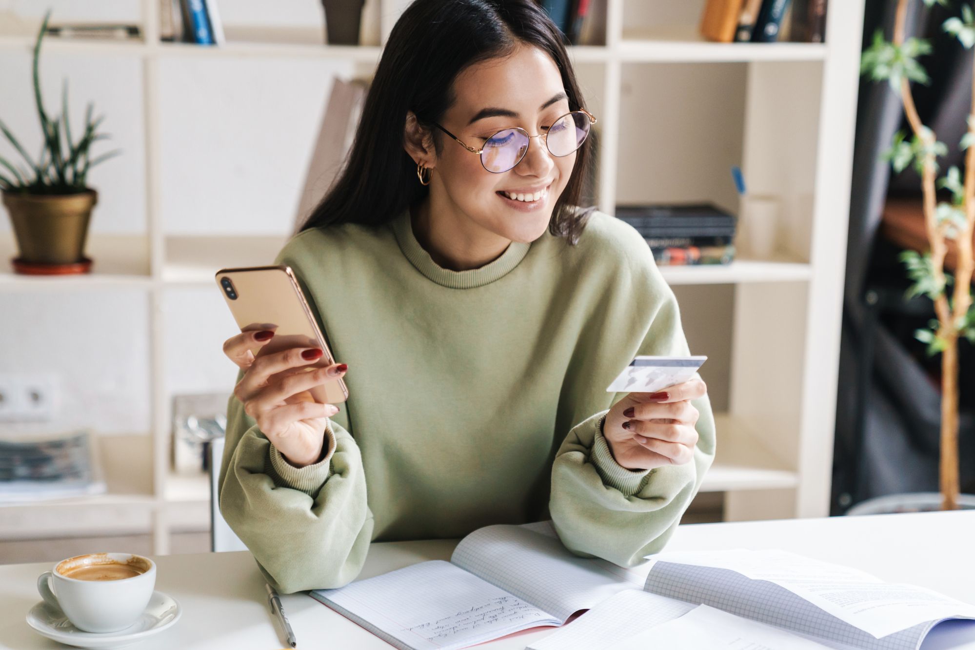 woman with credit card